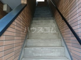 28/30 エントランス