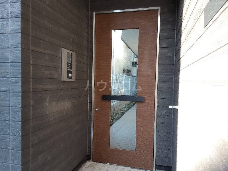 22/26 エントランス