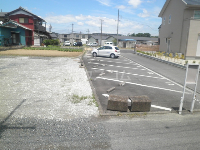 2/6 駐車場