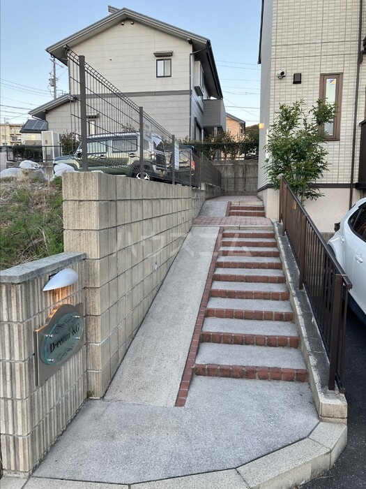 16/18 エントランス