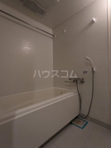 13/30 浴室