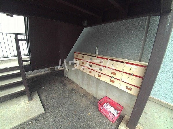 24/30 エントランス