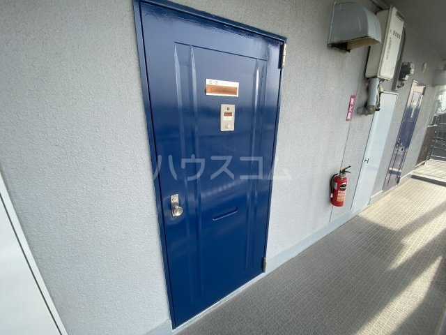 26/30 エントランス
