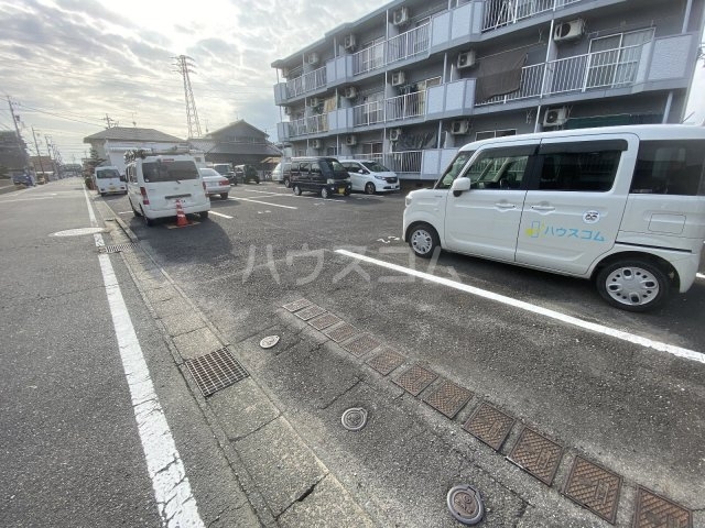 28/30 駐車場