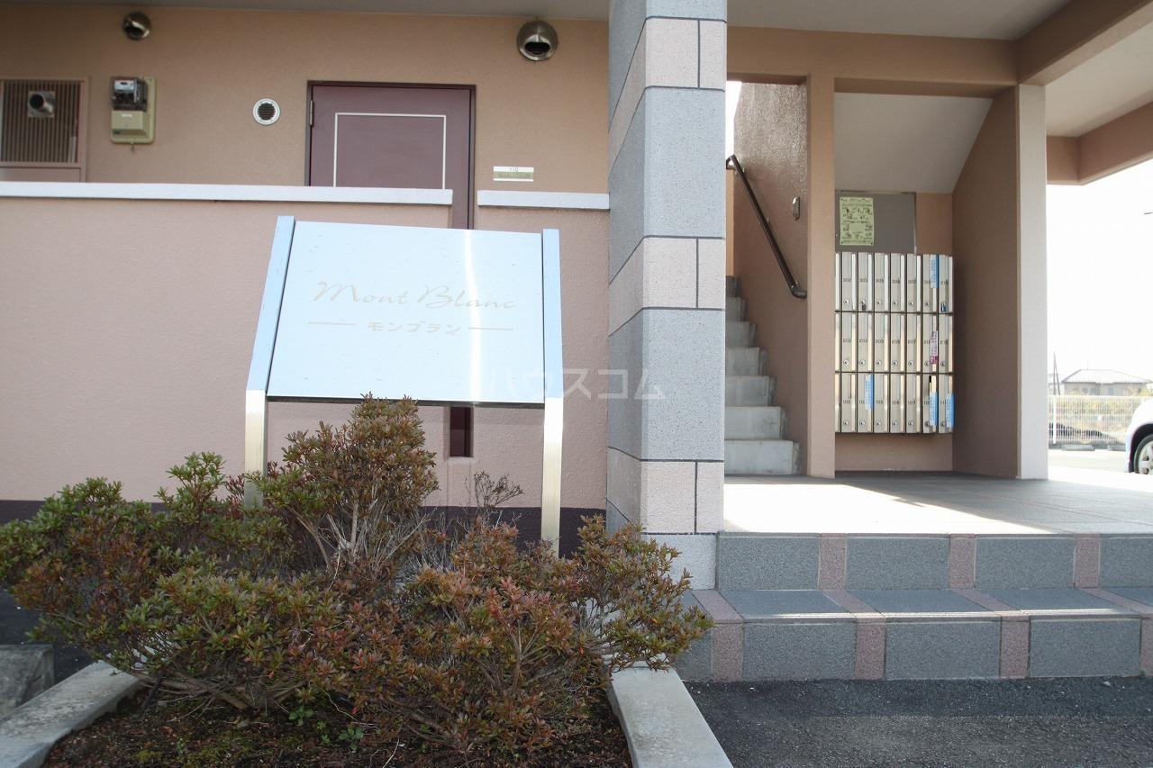 23/30 エントランス