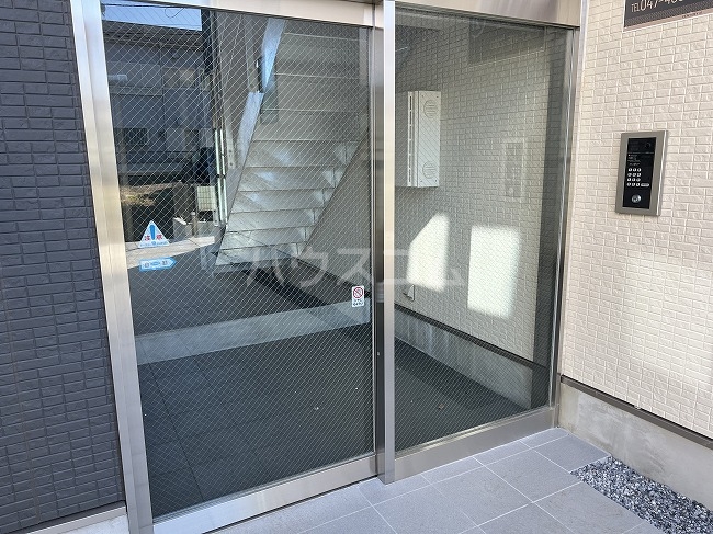 2/5 エントランス