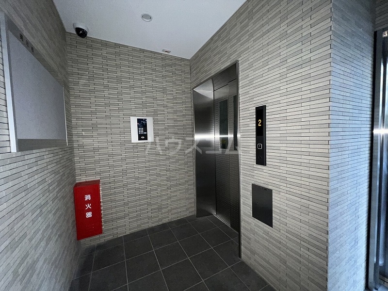 28/30 エントランス