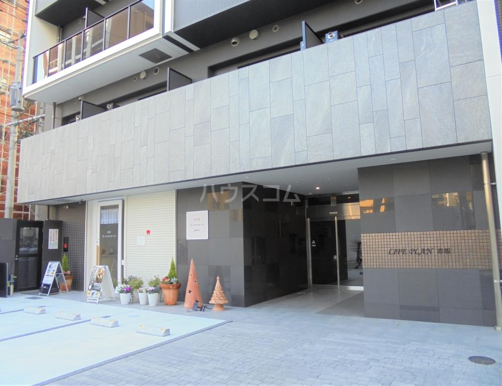 19/23 エントランス