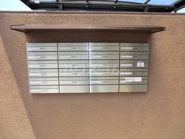 20/23 エントランス