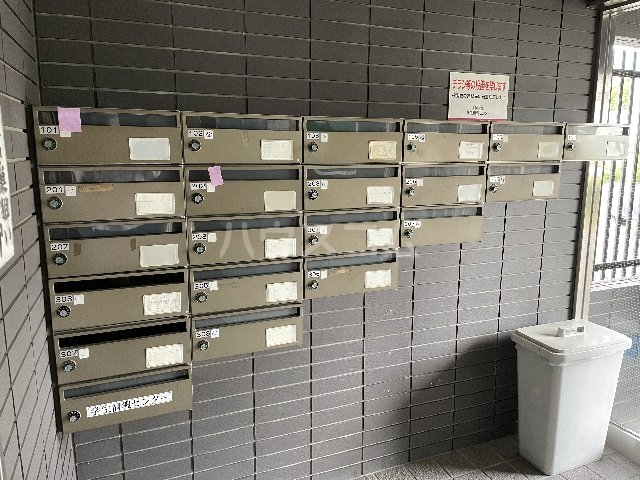 16/21 エントランス