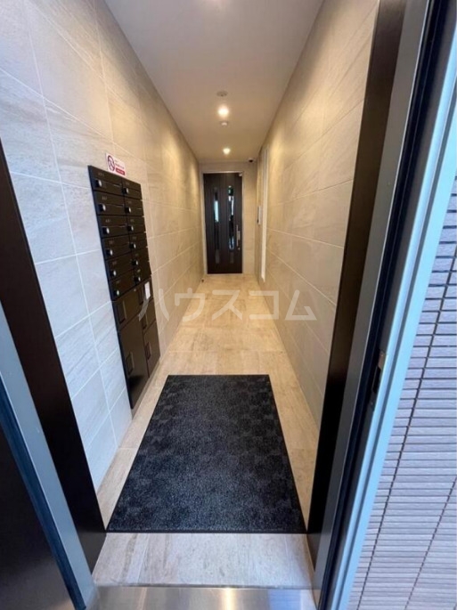 17/25 エントランス