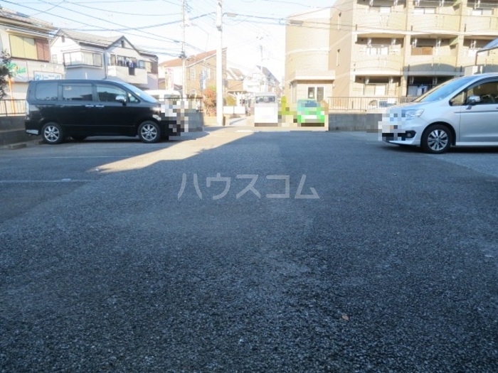 14/17 駐車場