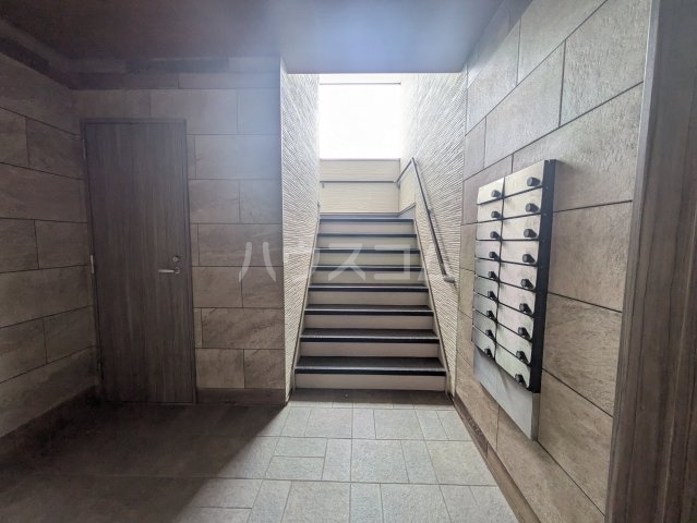 2/5 エントランス