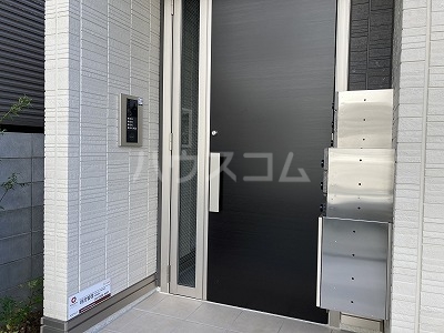 24/25 エントランス