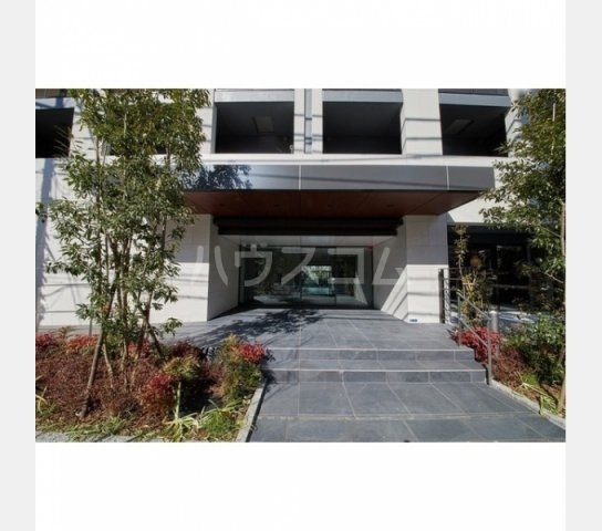 21/27 エントランス