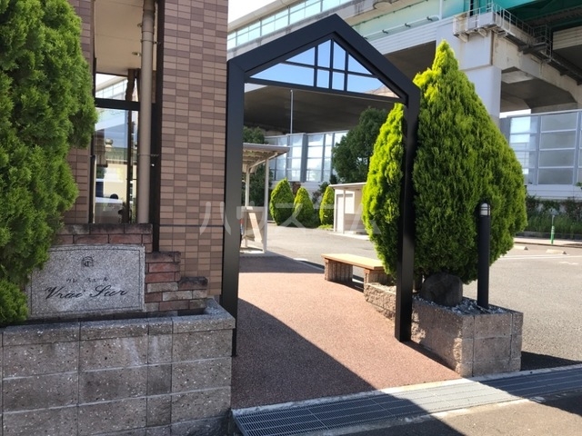 22/26 エントランス