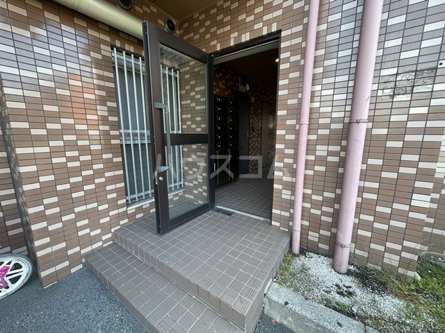 22/30 エントランス