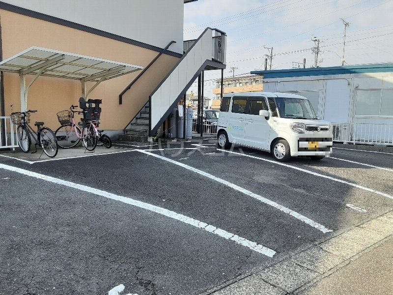 23/24 駐車場