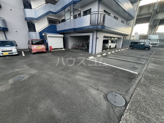 26/27 駐車場