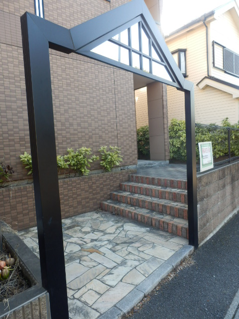 22/30 エントランス