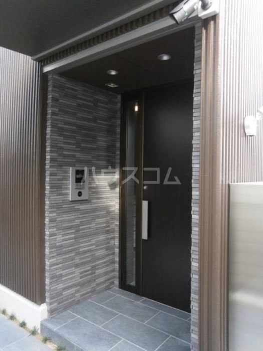 18/26 エントランス