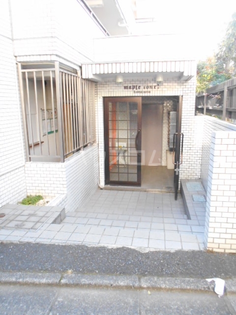 28/30 エントランス