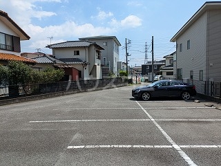 24/24 駐車場