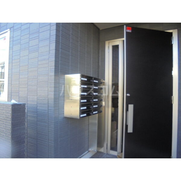 14/16 エントランス