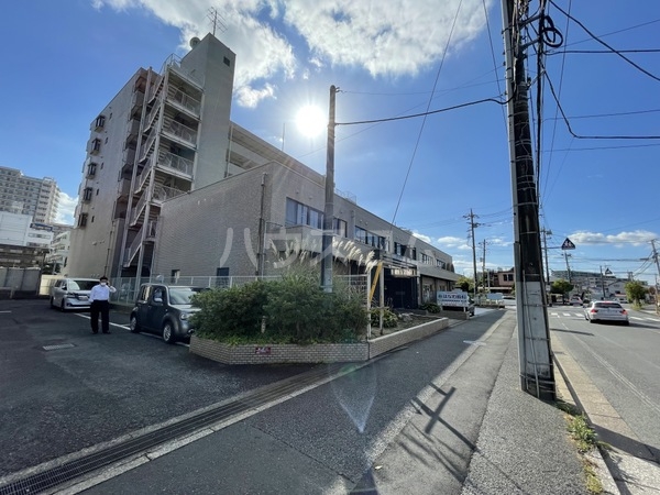 28/30 駐車場
