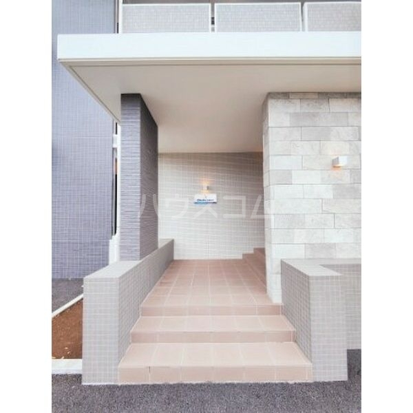 13/15 エントランス