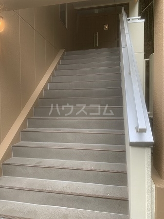 20/30 エントランス