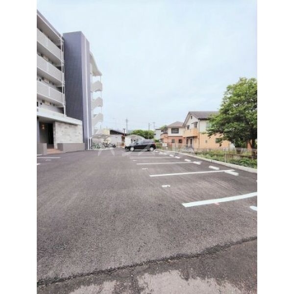3/3 駐車場