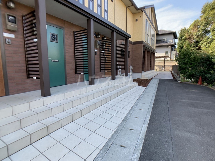 17/23 エントランス