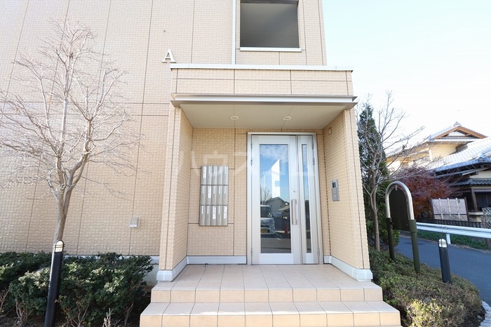 16/18 エントランス