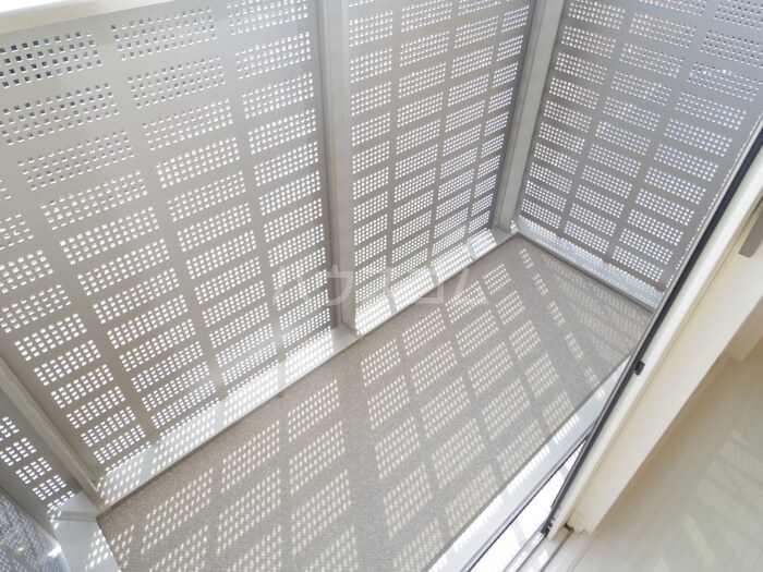 13/18 バルコニー