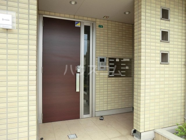 18/22 エントランス