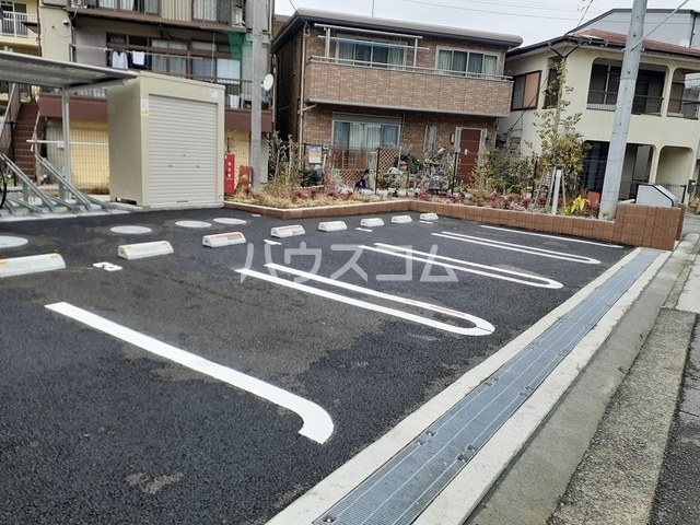 28/30 駐車場