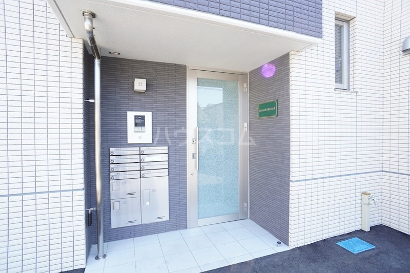 23/30 エントランス