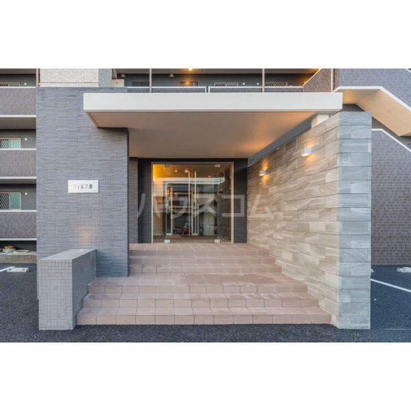 15/22 エントランス