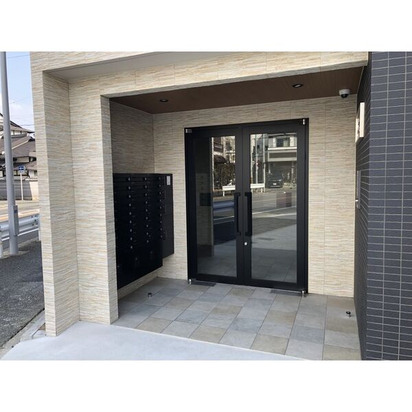 16/25 エントランス