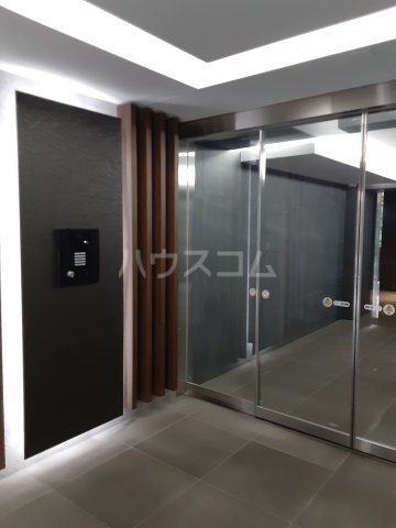 25/30 エントランス