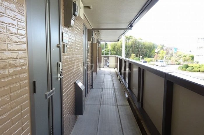 17/23 エントランス