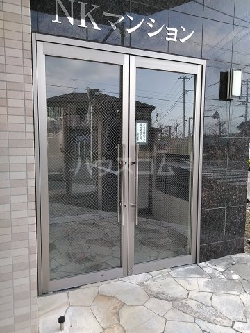 21/30 エントランス