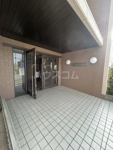 2/5 エントランス