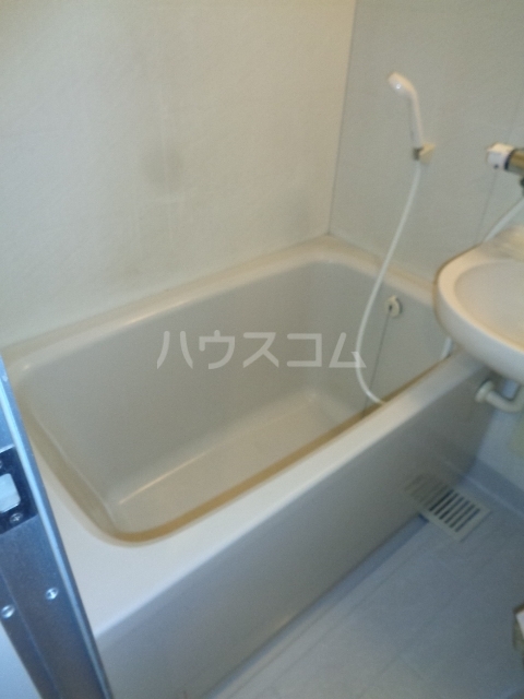 13/30 浴室