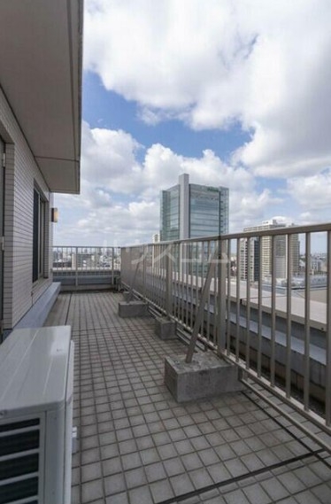 21/29 エントランス