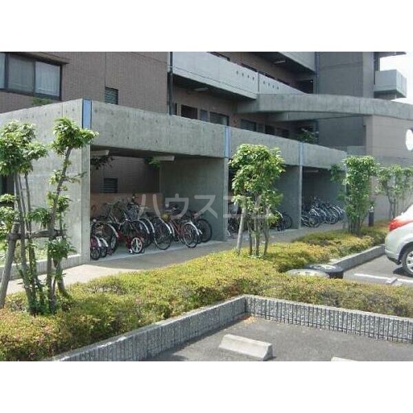 22/26 エントランス