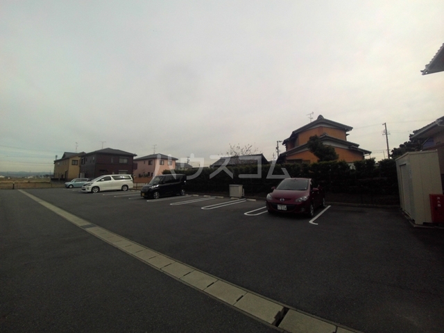 23/30 駐車場