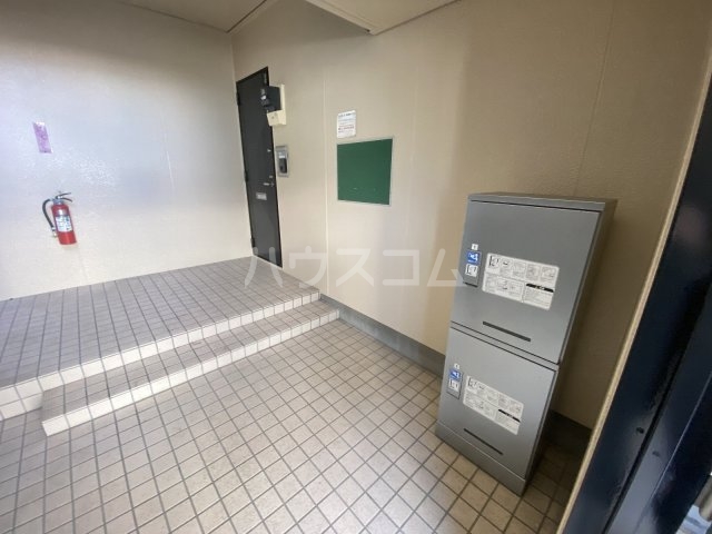 26/30 エントランス