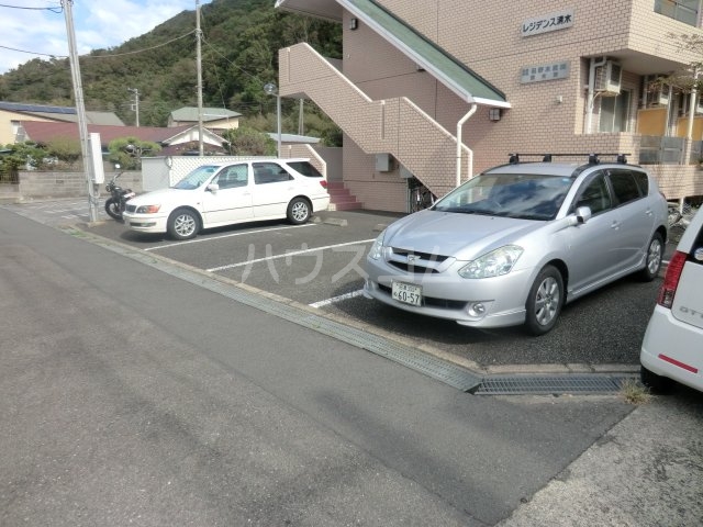 23/29 駐車場